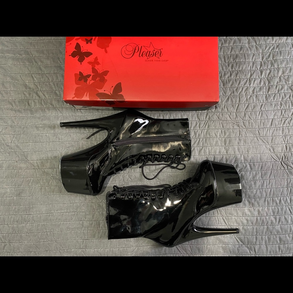 Vinyl pleaser boots